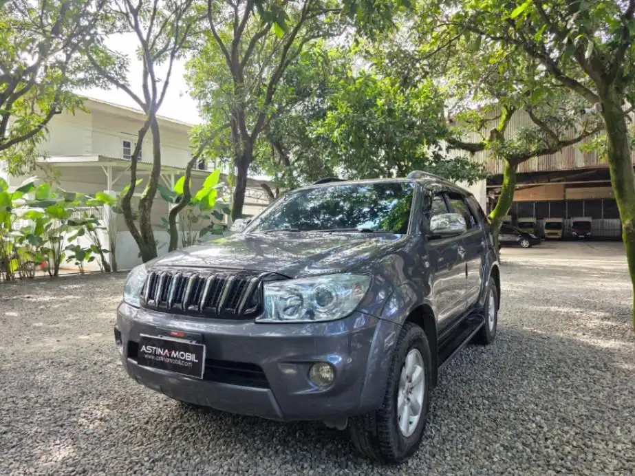 Toyota Fortuner 2.5 G MT Manual 2011 Abu ASTINA No Fortuner AT Matic