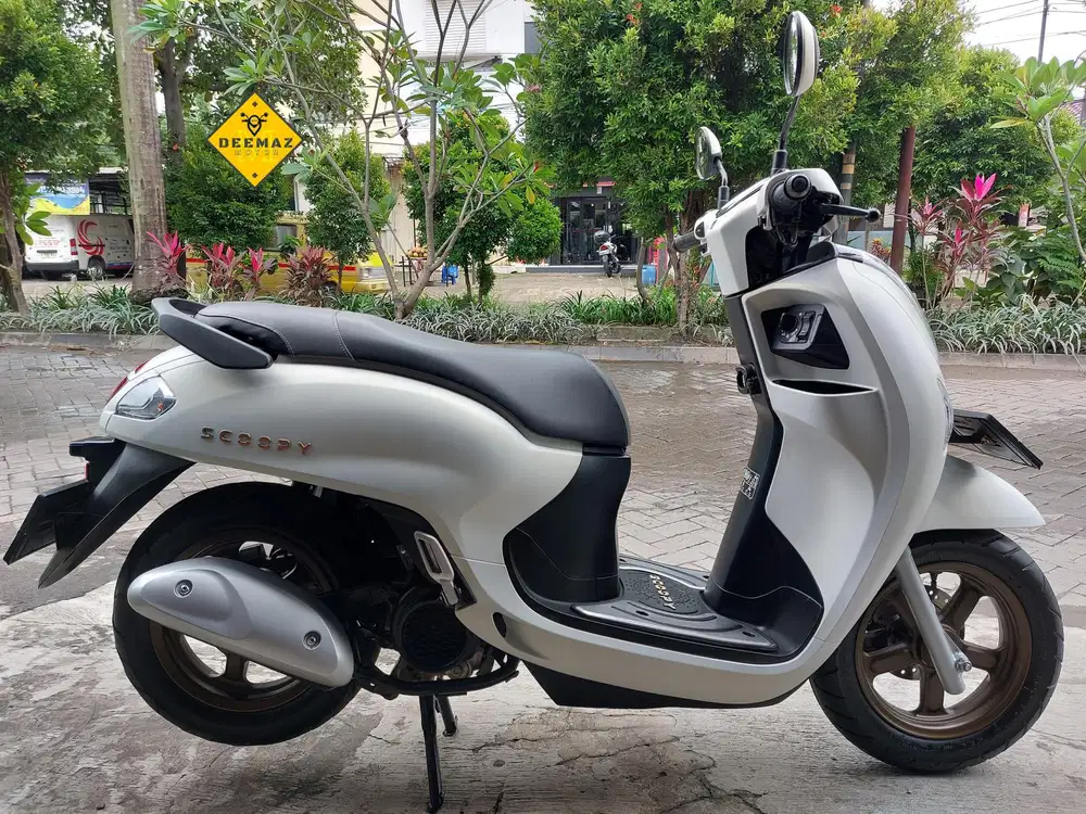 (DP 800 Rb)‼️ Honda New Scoopy Prestige Keyless Putih Mulus 2024
