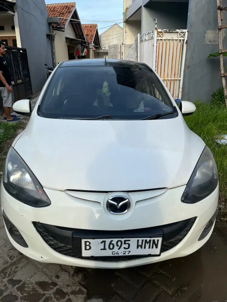 Mazda 2 2011 Bensin
