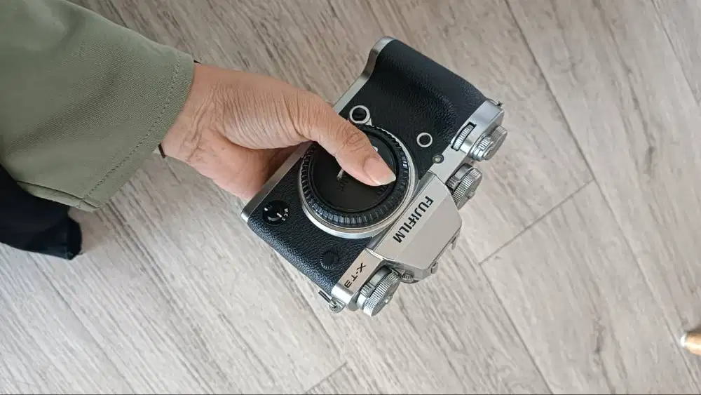FUJIFILM X-T3 BODY ONLY SILVER NO VIGNET ICM 0841