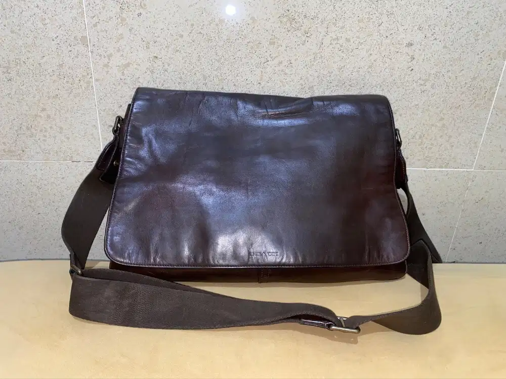 tas sling bag slempang kulit brand Coach original LIKE NEW coklat brow