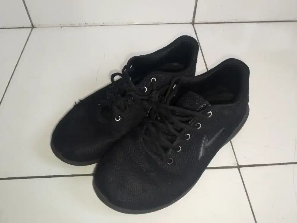 Sepatu Sekolah Polos Bekas Ando Hitam Hak Datar Shoes Casual sneakers