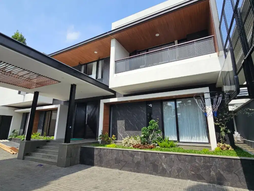 RUMAH MEWAH 2 LANTAI FULL FURNISHED LINGKUNGAN NYAMAN STRATEGIS SIAP HUNI DI PADASALUYU BANDUNG