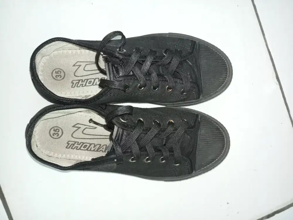 Sepatu Sekolah Full Hitam