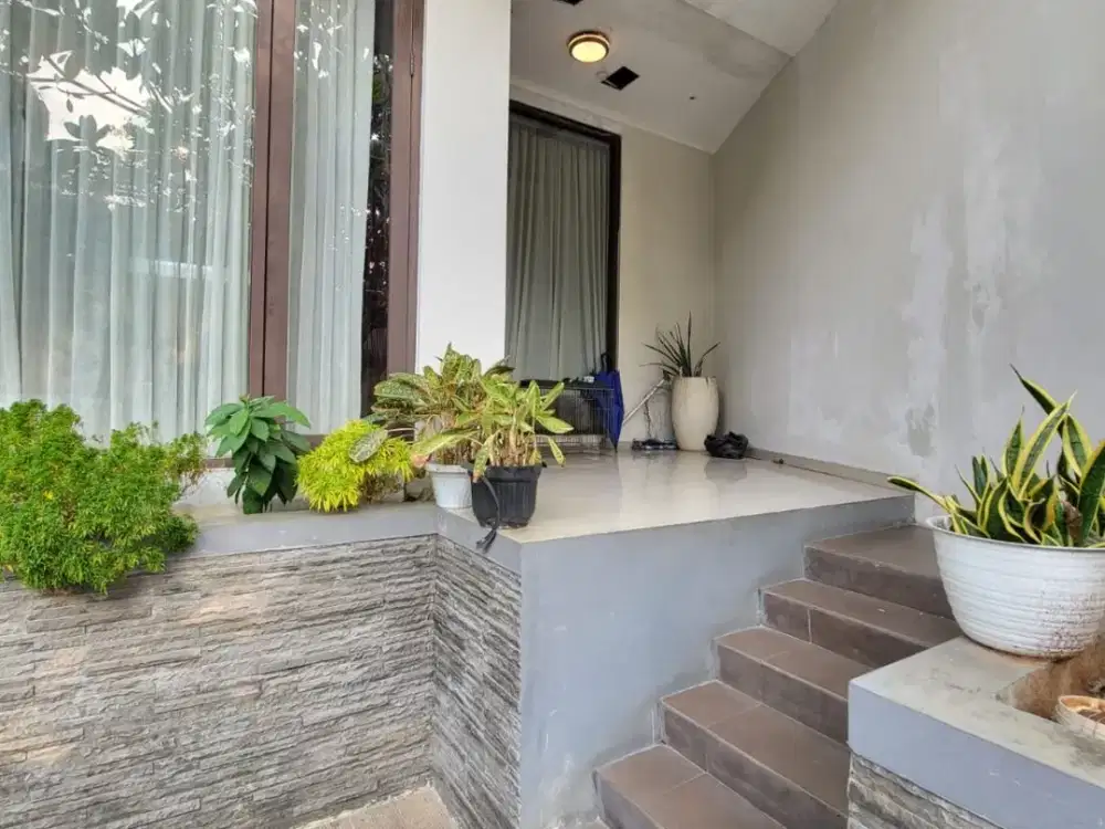 SIAP PAKAI & LOKASI STRATEGIS! Rumah Mewah di Kebayoran Bintaro — Dilengkapi Private Pool & Sudah SHM  (SP 0065)
