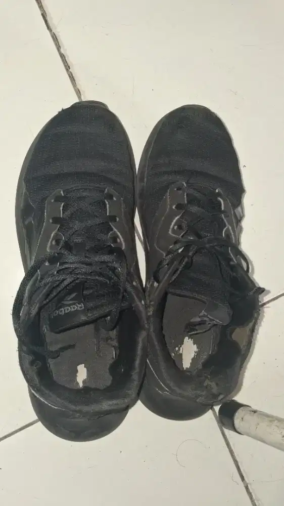 Sepatu Reebok Bekas