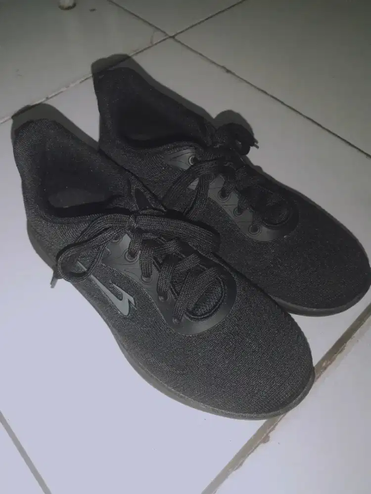 Sepatu Thomas Kekinian