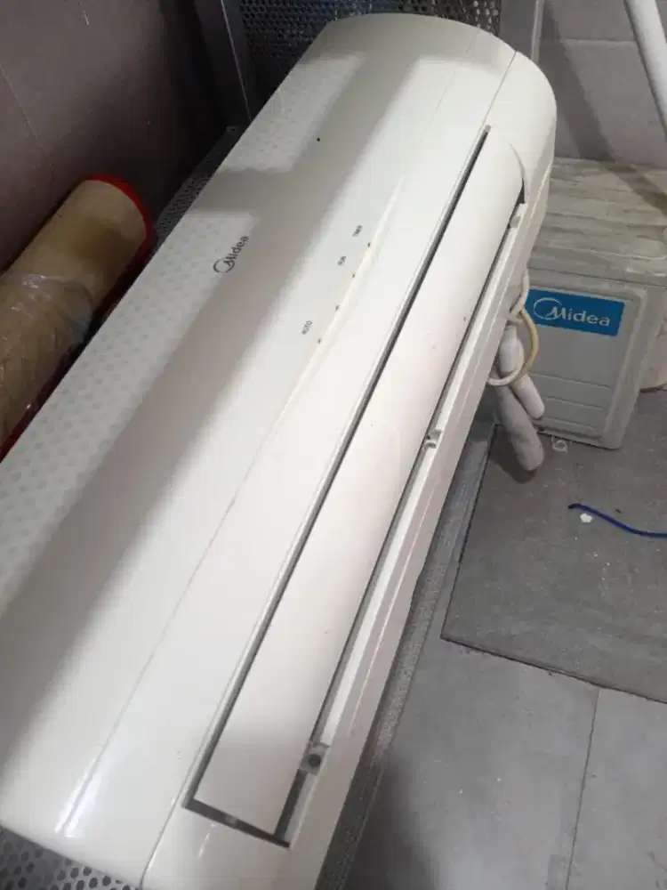 Dijual Murah AC Midea