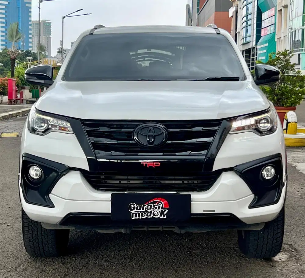 Toyota Fortuner VRZ TRD Diesel Solar 2019 Antik Low KM Murah Bekas Top