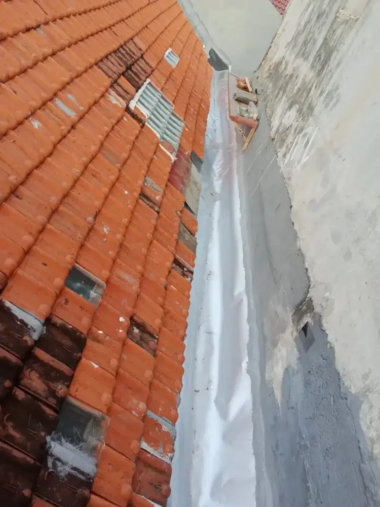 Tukang bangunan, atap bocor, plafon bocor, dinding rembes dll