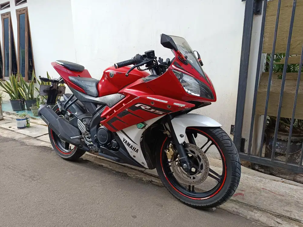 Yamaha R15 v2 2015 lengkap mesin halus
