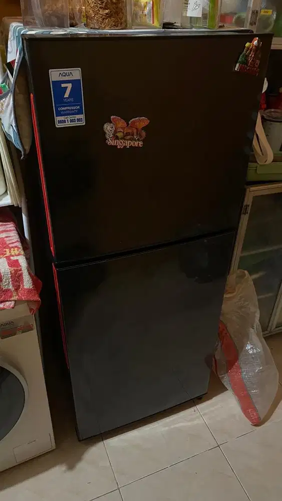 Kulkas AQUA D251 Bekas