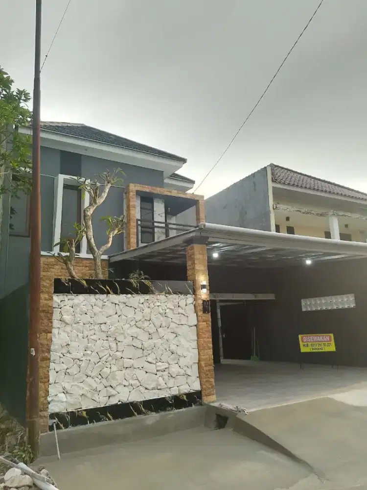 Disewakan Rumah Mewah dan Istimewa 2 lantai type 90