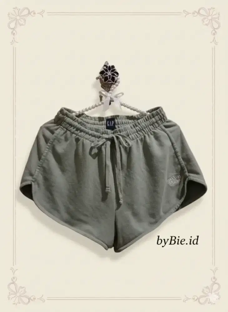 SweatShirt GAP Short Pants Wanita