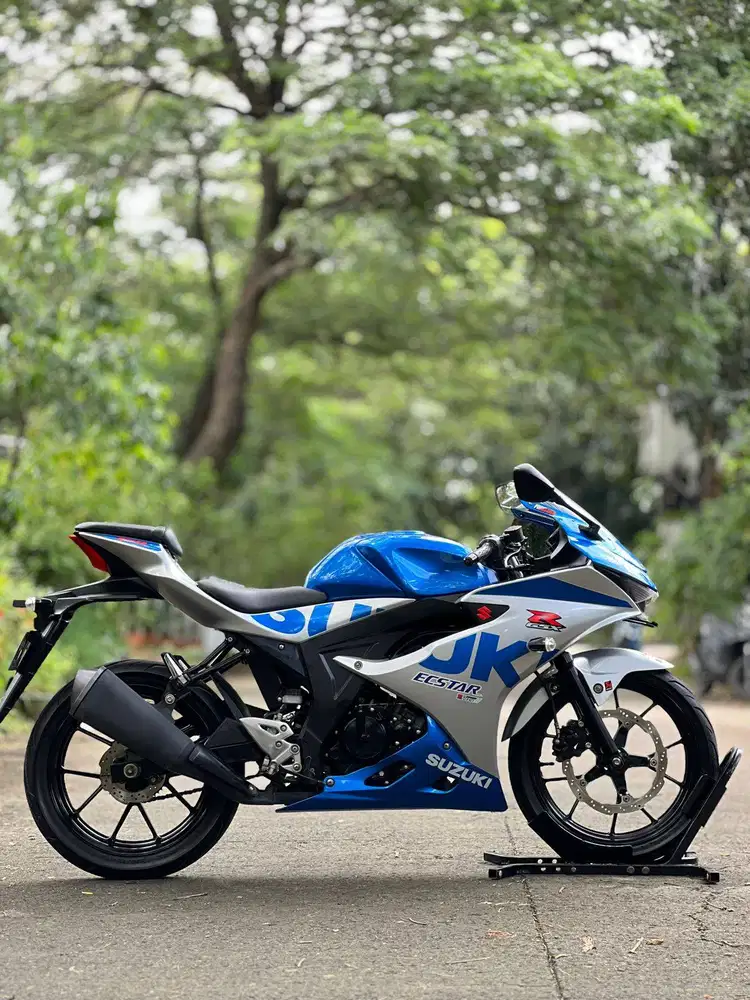 SUZUKI GSX 150R 2022 BIRU SILVER KM LOW NO MINUS