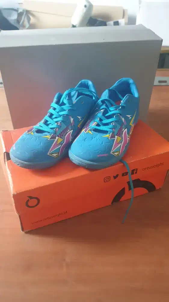 SEPATU FUTSAL ANAK ORTUSEIGHT