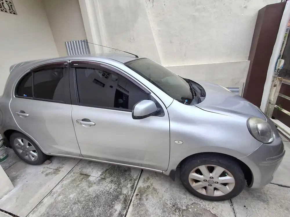 Nissan March 2012 Bensin