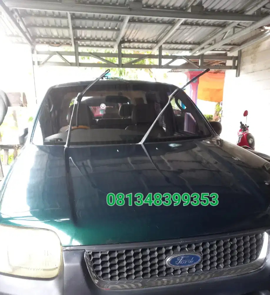 Dijual mobil Ford Escape 2004