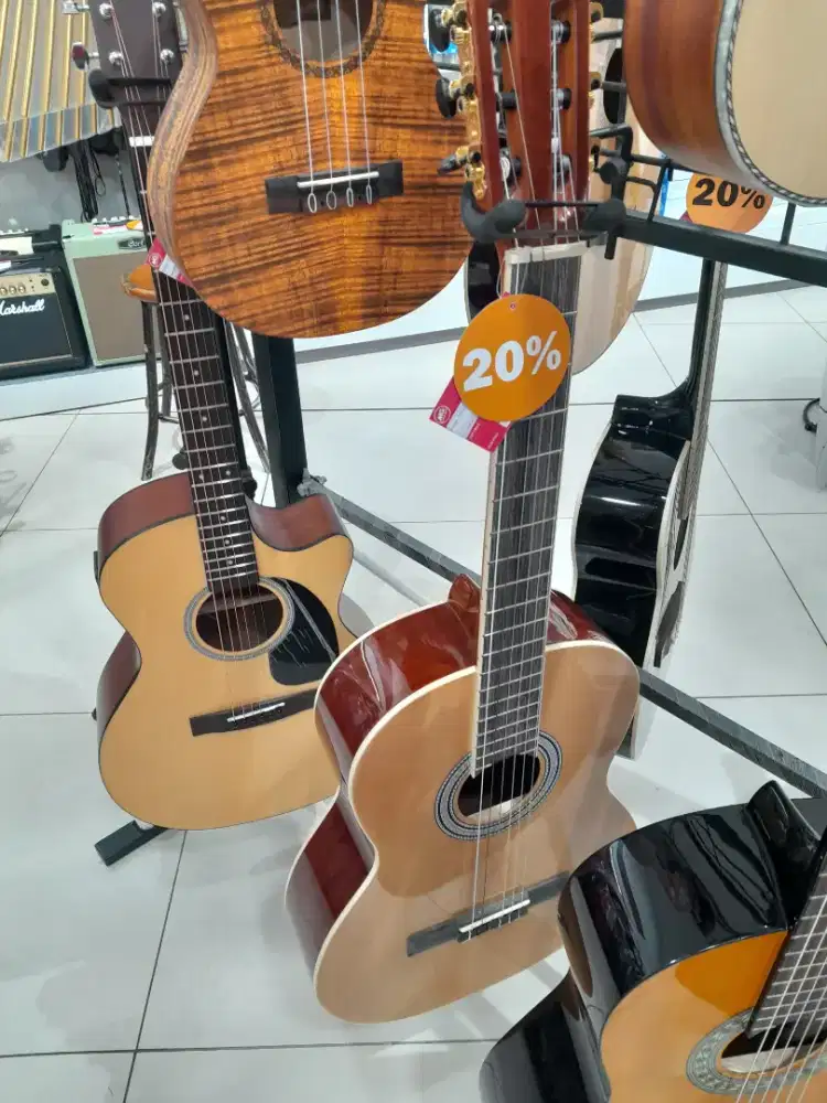 Promo cicilan RAMIREZ CLASSIC GUITAR ANTONIO -BAG AC 70 39