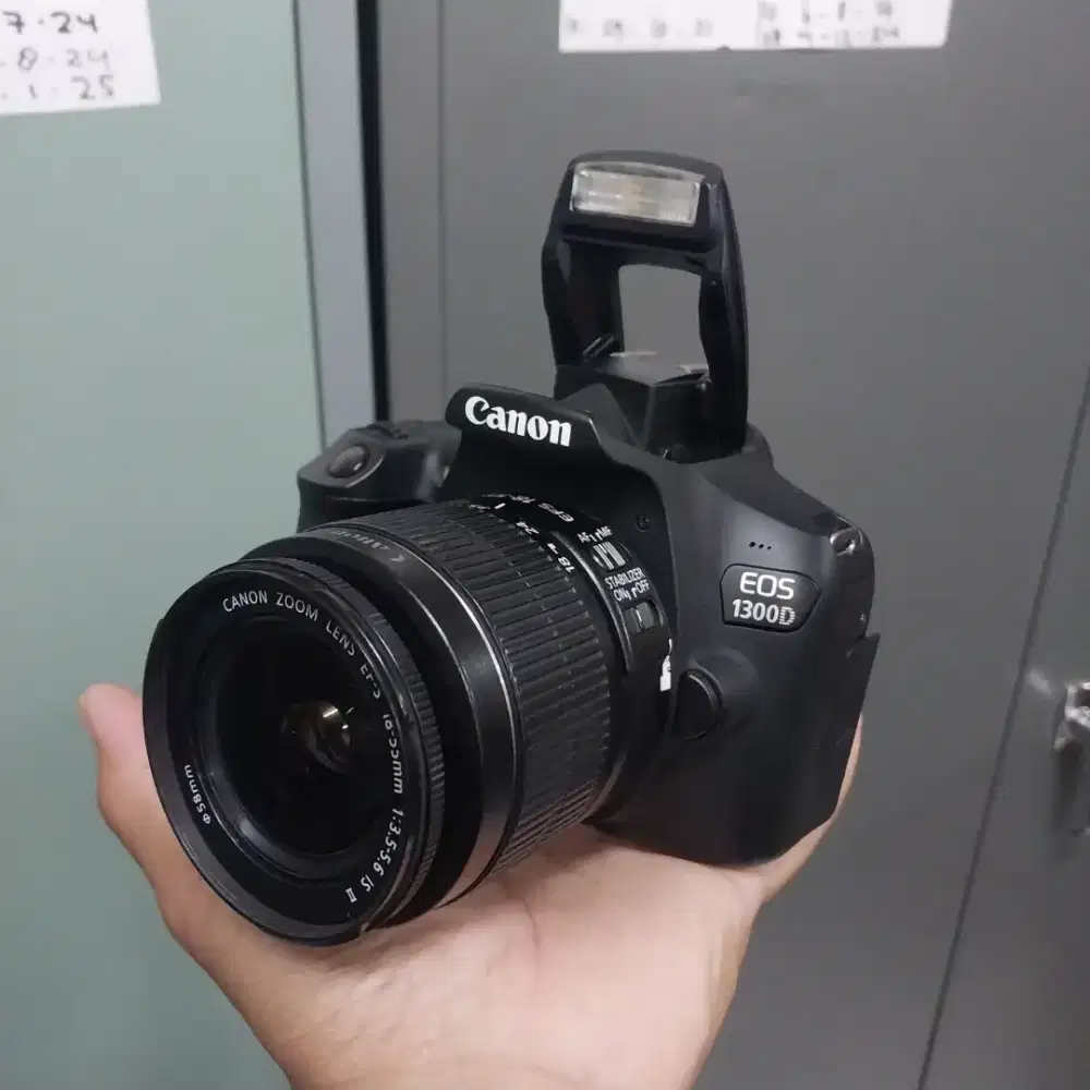 Kamera Canon eos 1300D lensa kit