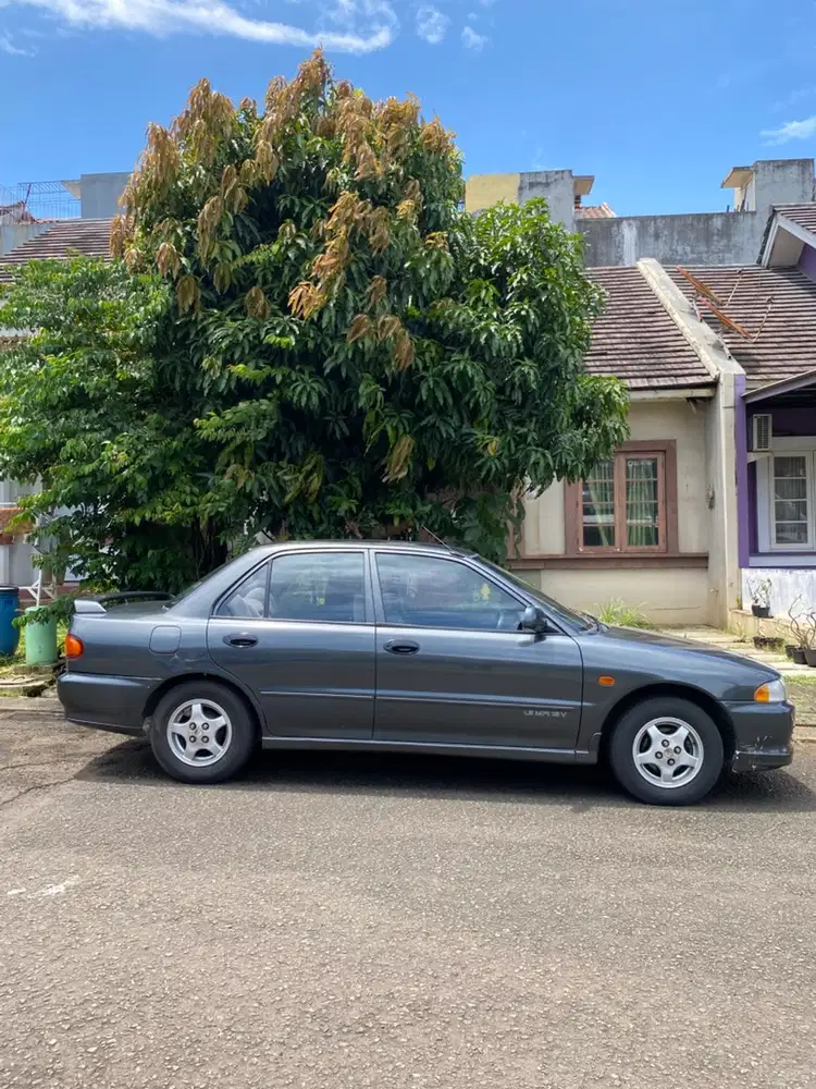 Mitsubishi Lancer 1993 Bensin