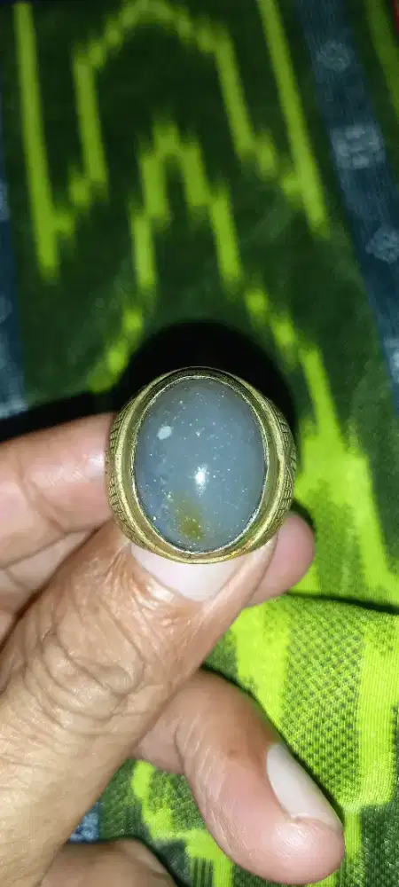 Batu lafender pasir kuning