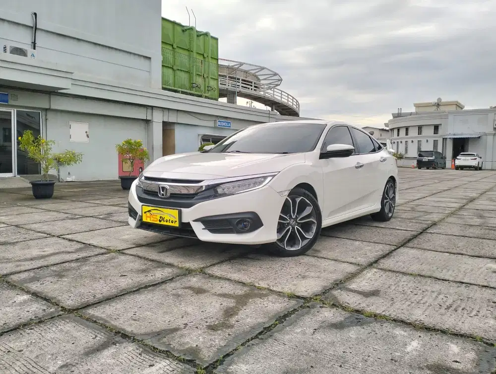 Honda Civic ES Sedan 2017 KM Record