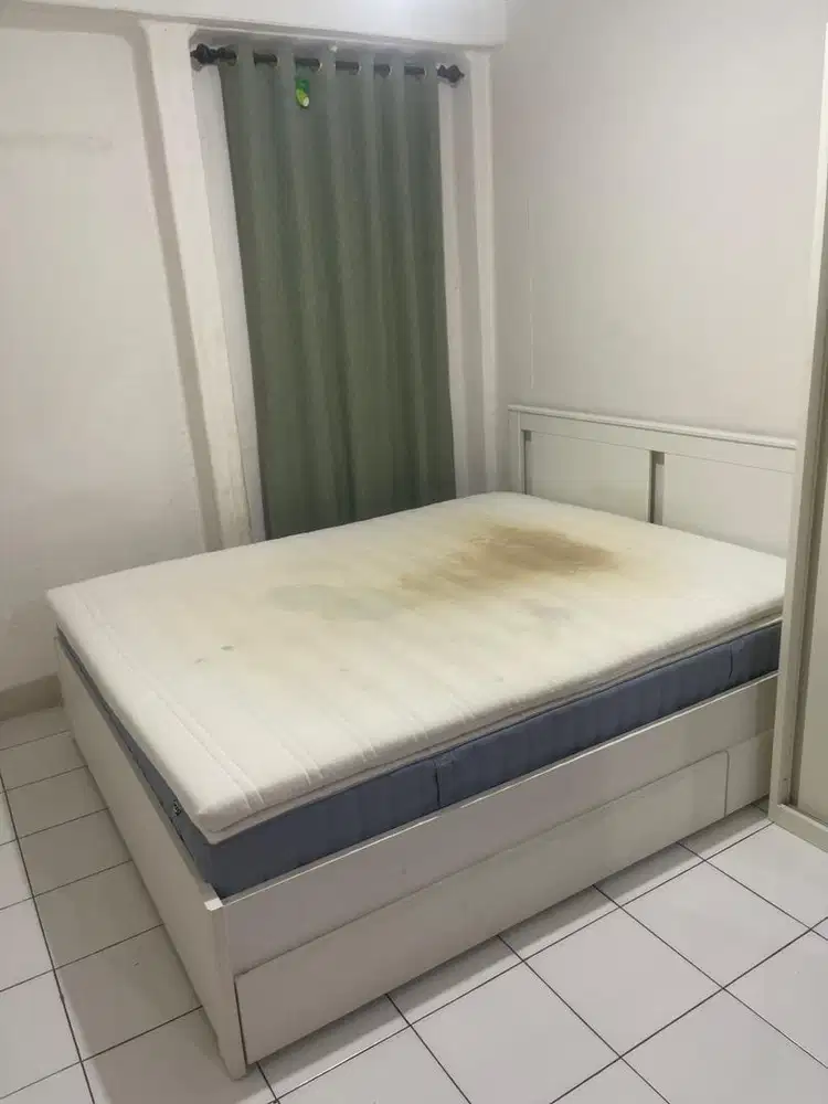 Sorengbed bekas dengan dipan