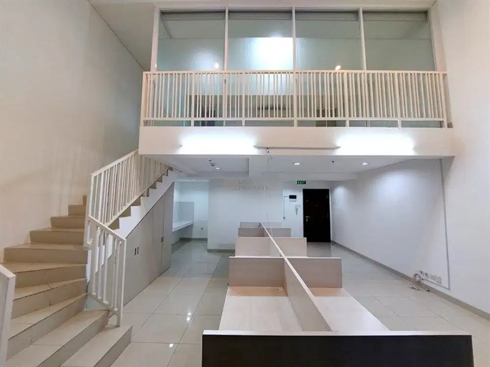 Unit Langka Hook 123M Connecting ke Cp Mall Central Park 2, Sewa Neo Soho Podomoro City Partially Furnished 2Lt bisa utk Kantor atau Tempat Tinggal