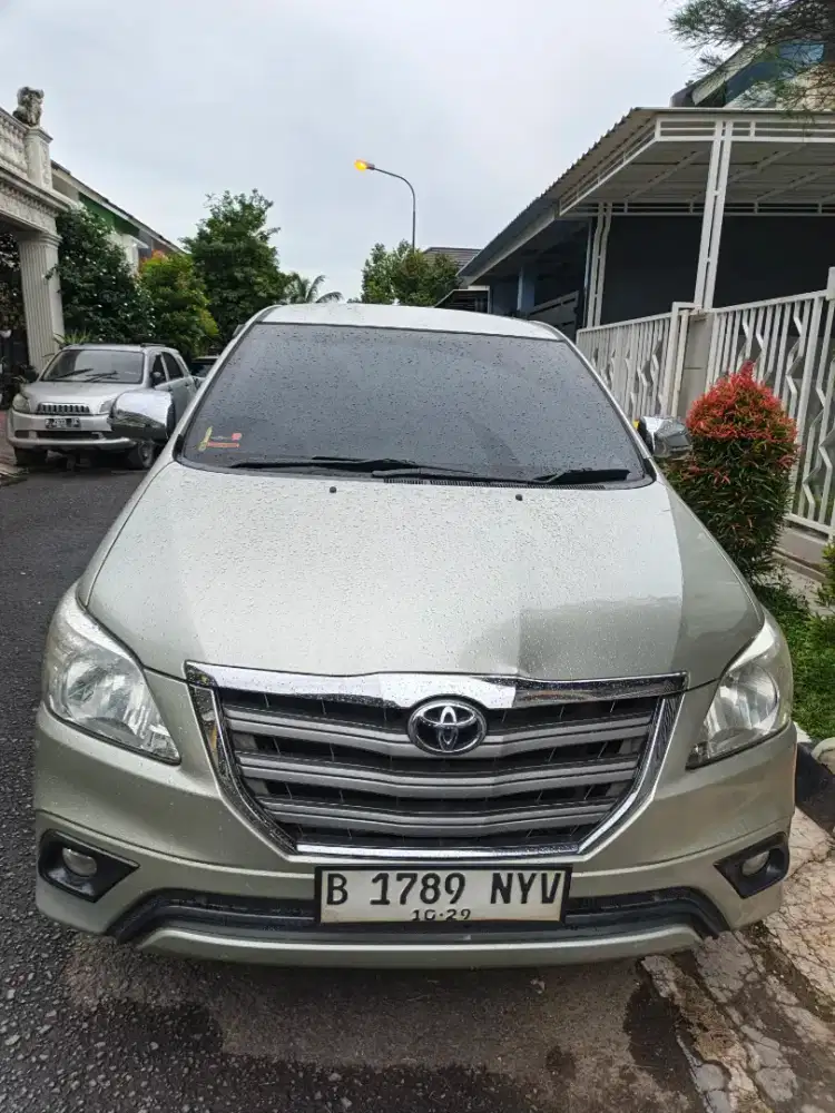 Toyota kijang innova 2013