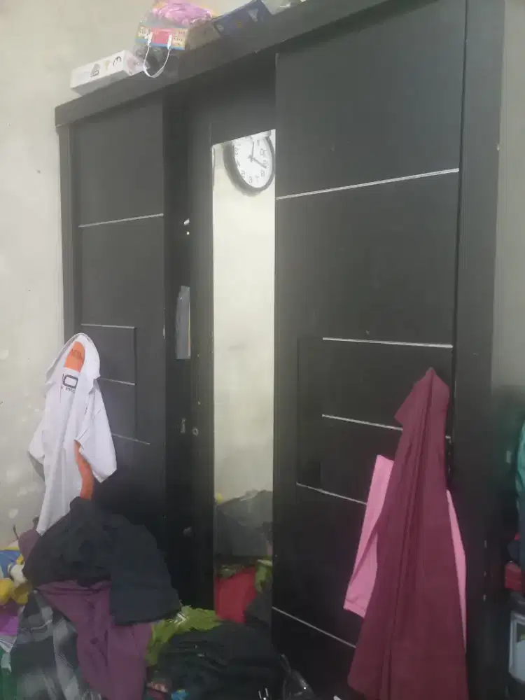 di jual lemari 3 pintu murah aja mau pindahan