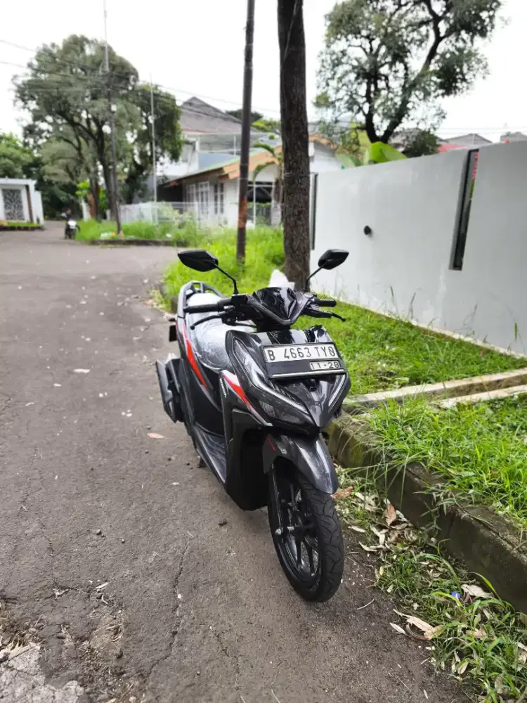 Bissmillah dijual motor Honda Vario LED new 125cc 2018