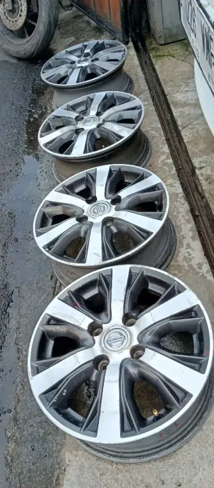 Velg grand livina HWS 16 inch