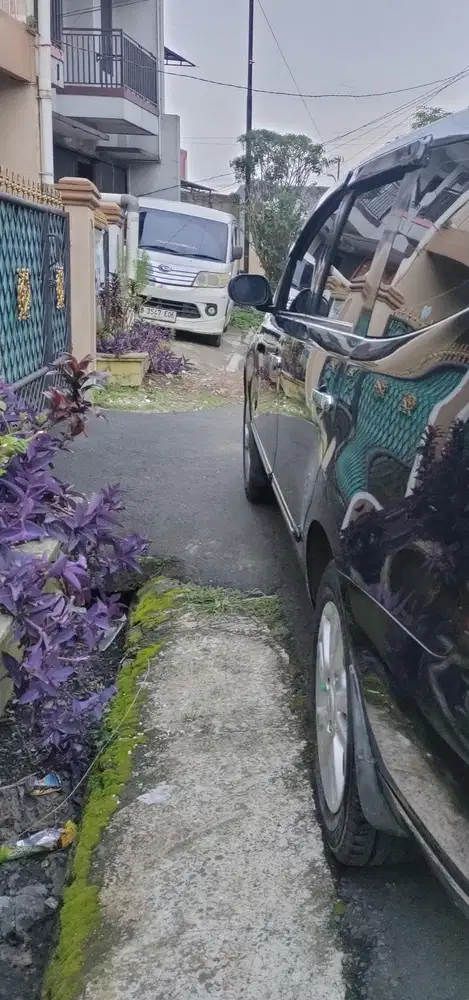 Nissan Grand livina 2011 Bensin