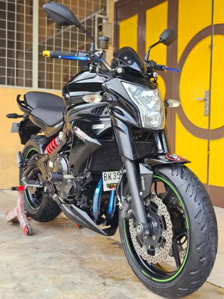 Kawasaki ER6N / ER 6N ABS 2012, Black Premium Metalic.