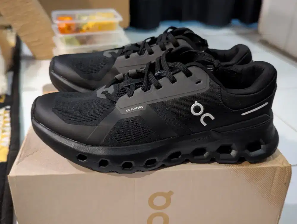 Sepatu running lari OC keren