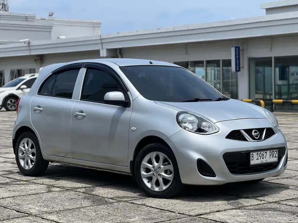 Nissan March 2015 Bensin