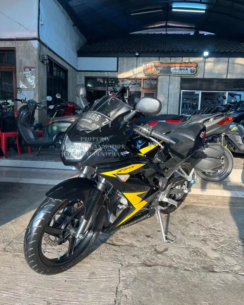 Kawasaki New Ninja RR 150 2015