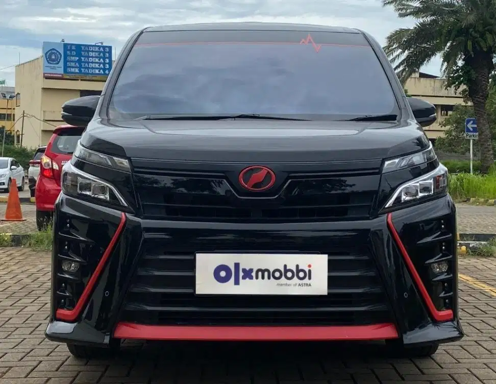 TDP 13JT, Toyota Voxy 2.0 Bensin-AT Hitam 2019