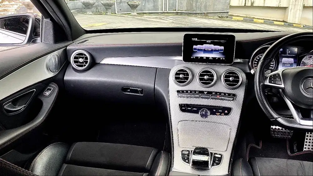 Mercedes Benz C43 AMG 4-Doors 3.0 V6 9G-Tronic 367HP 2017