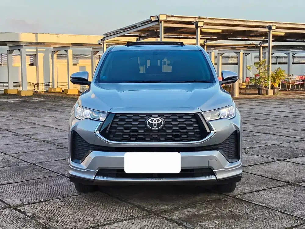 DP 30JT INNOVA ZENIX V HYBRID MODELISTA AT 2024 PEMAKAIAN 2025 SILVER