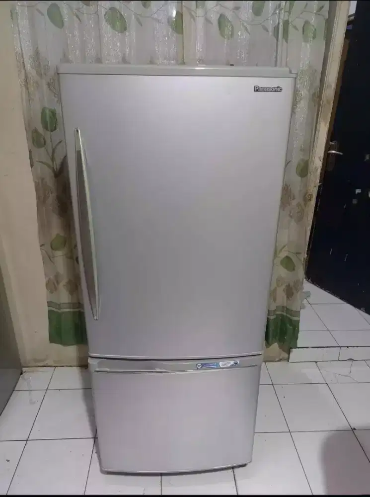 Kulkas 2 pintu THOSIBA orsinilan