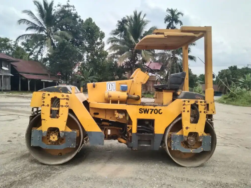 Tandem sakai SW60 capasitas 6-8 ton