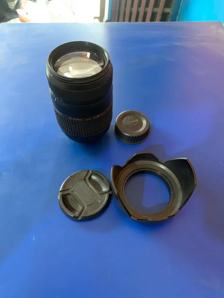 Lensa Tamron 70-300mm f/4-5.6 LD (Untuk Nikon)