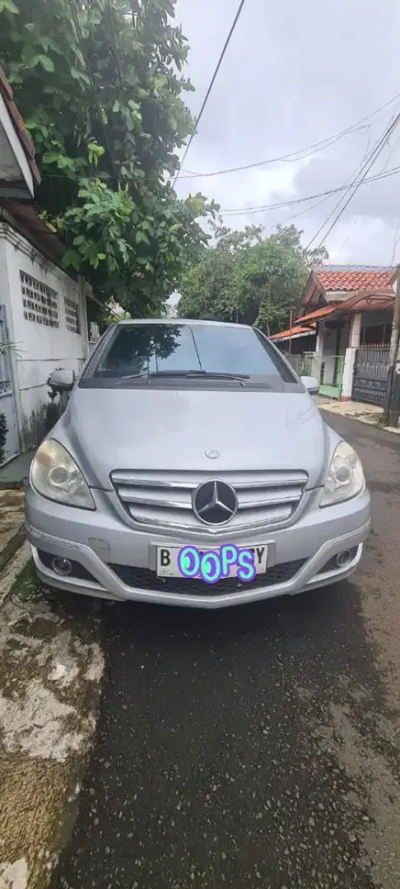 Dijual Mercy B Class B180. Dijual segera..!