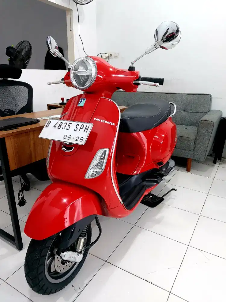Piaggio Vespa matic LX 125 2022 KM 9rb B DKI