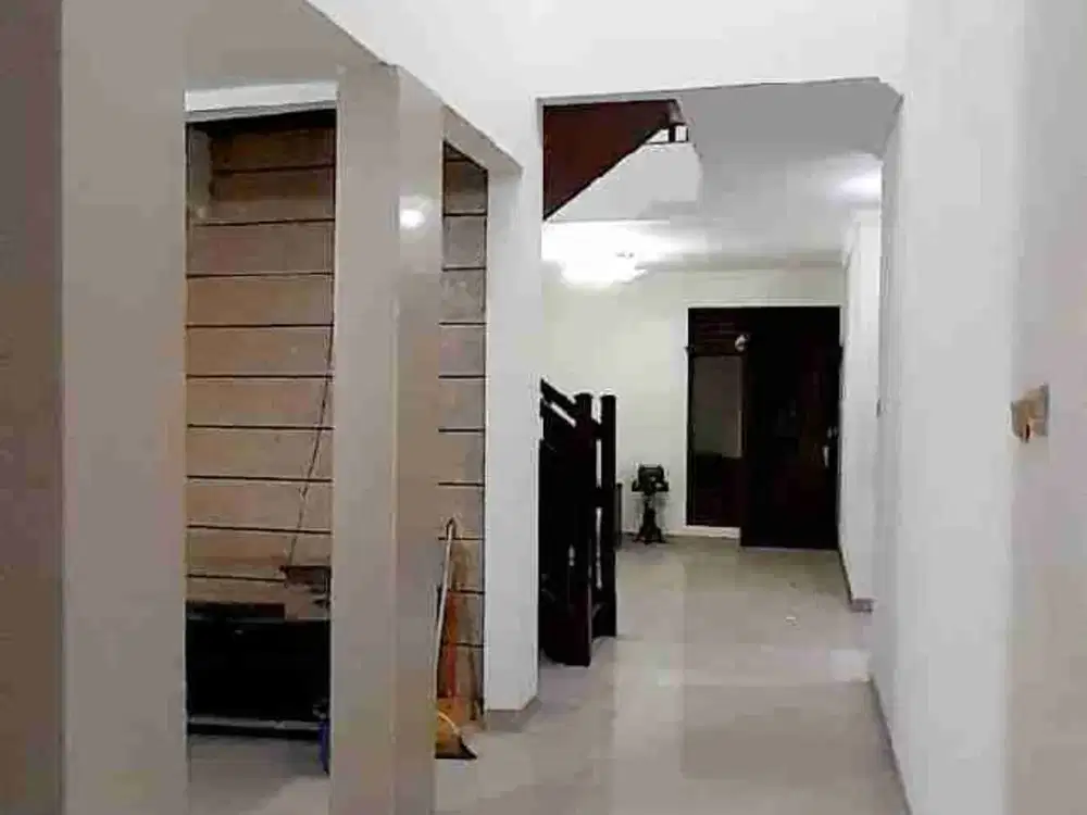 Rumah Klasik Bagus 2 Lantai Pondok Indah Jakarta Selatan