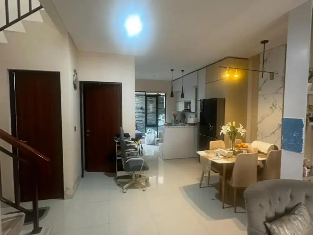 RUMAH MINIMALIS MODERN 2 LANTAI FULL FURNISHED DEKAT TOL, UNIVERSITAS DI GATEWAY PASTEUR BANDUNG