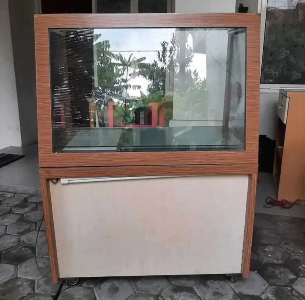 Etalase Kaca Kayu Jualan 150cm Ada Lampu