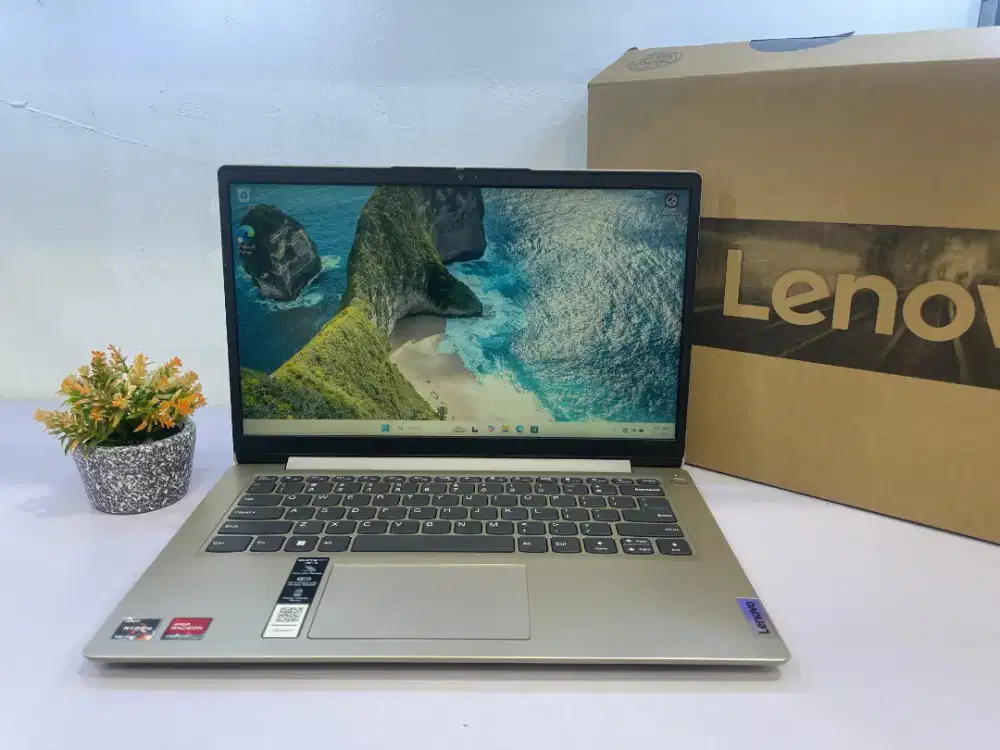 Lenovo Ideapad Slim 1 
AMD Ryzen 3 7320U RAM 8GB SSD 512GB,
FULLSET